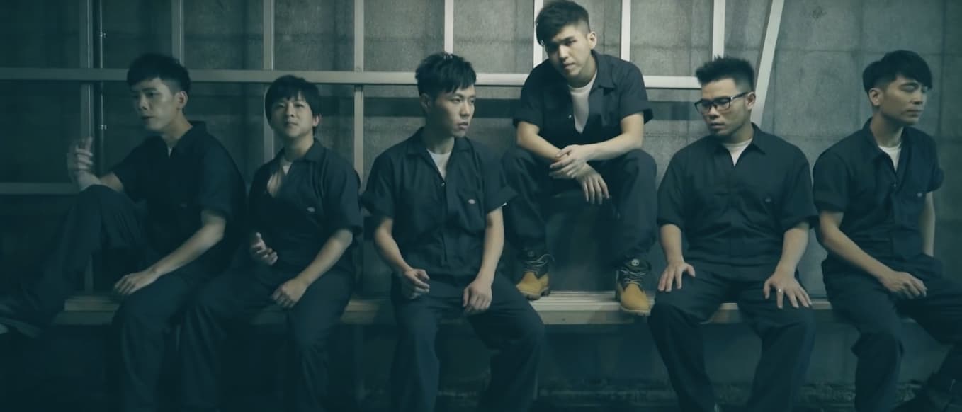 玩聲樂團 -  黑暗騎士[Official Video]