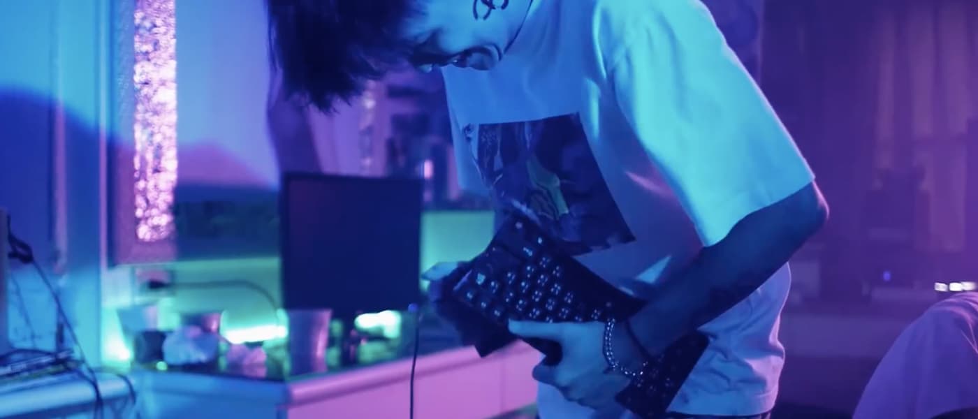 Peatle - StillShiny feat.Schizyway [Official Video]