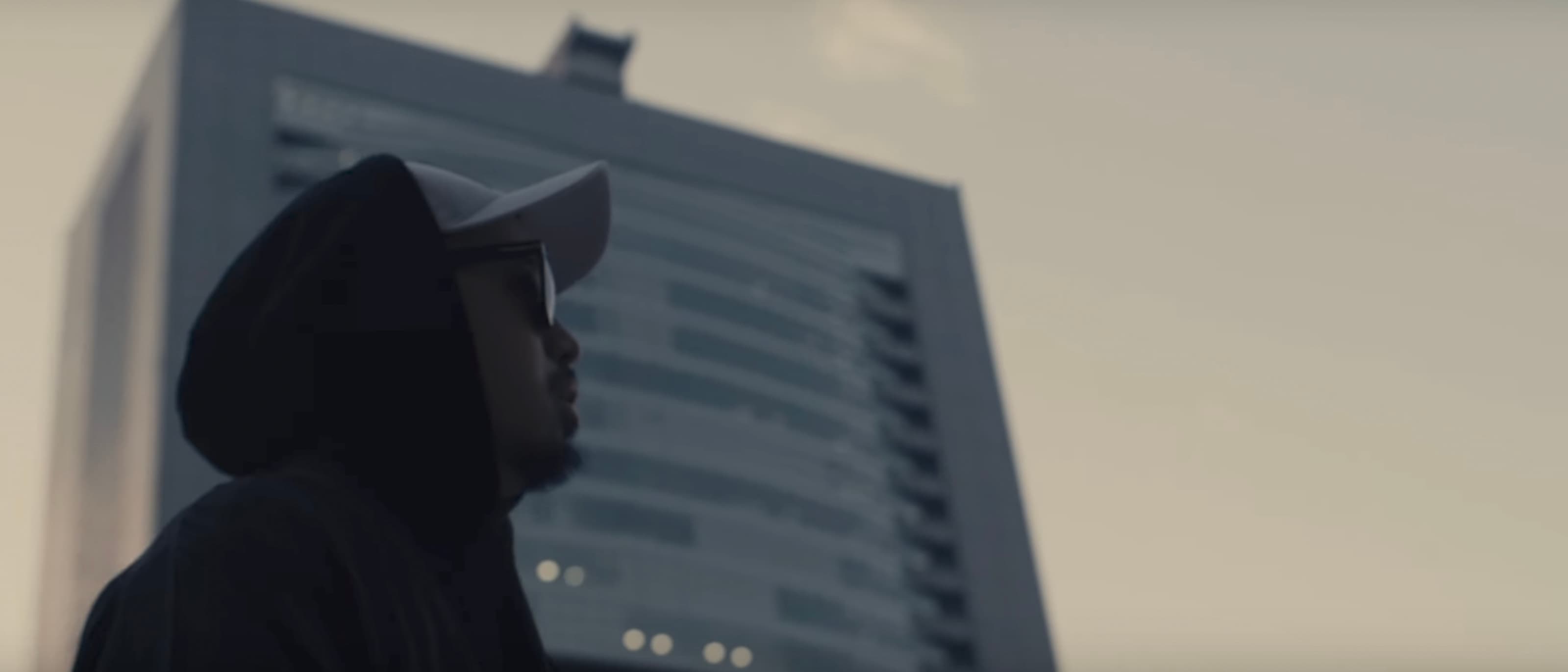 A/DA 阿達《穿鞋不穿襪》Official Music Video feat. 玖壹壹-健志