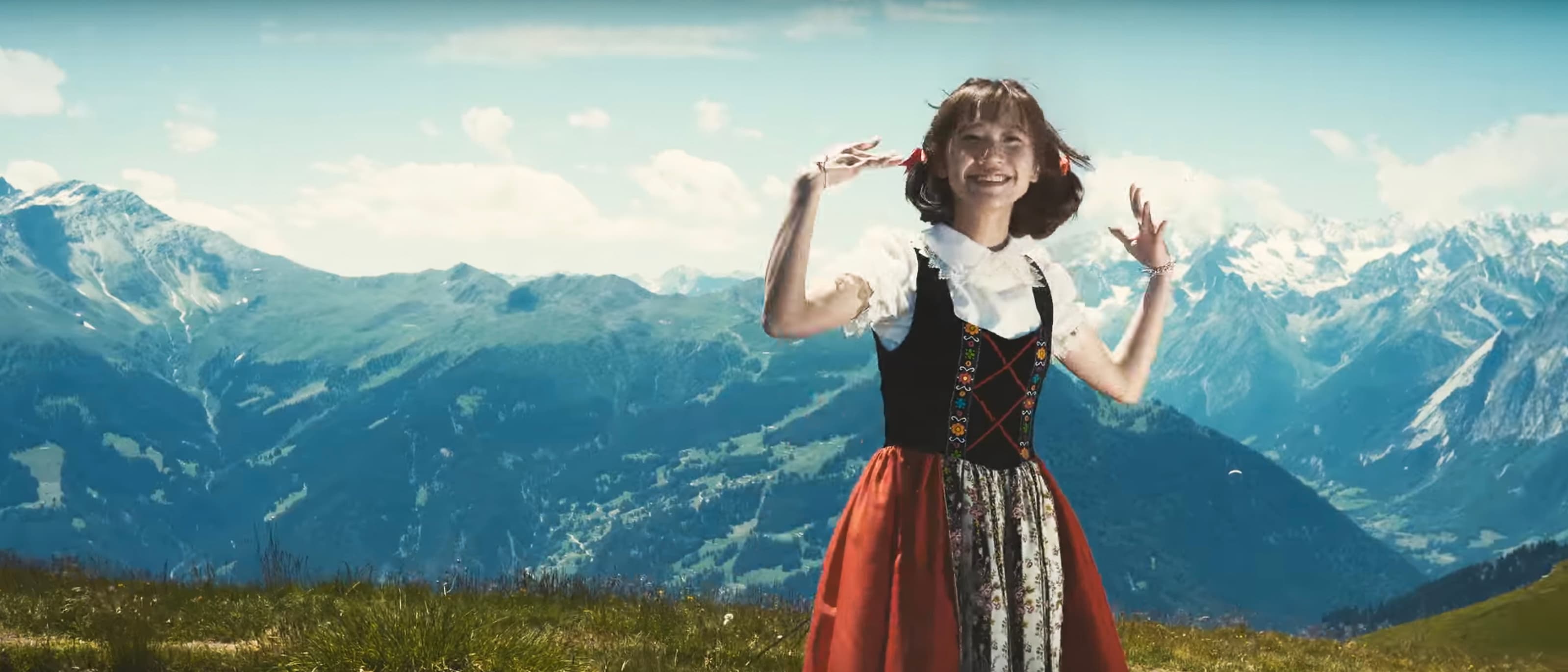 Lulu 黃路梓茵【倒霉農場】Official Video