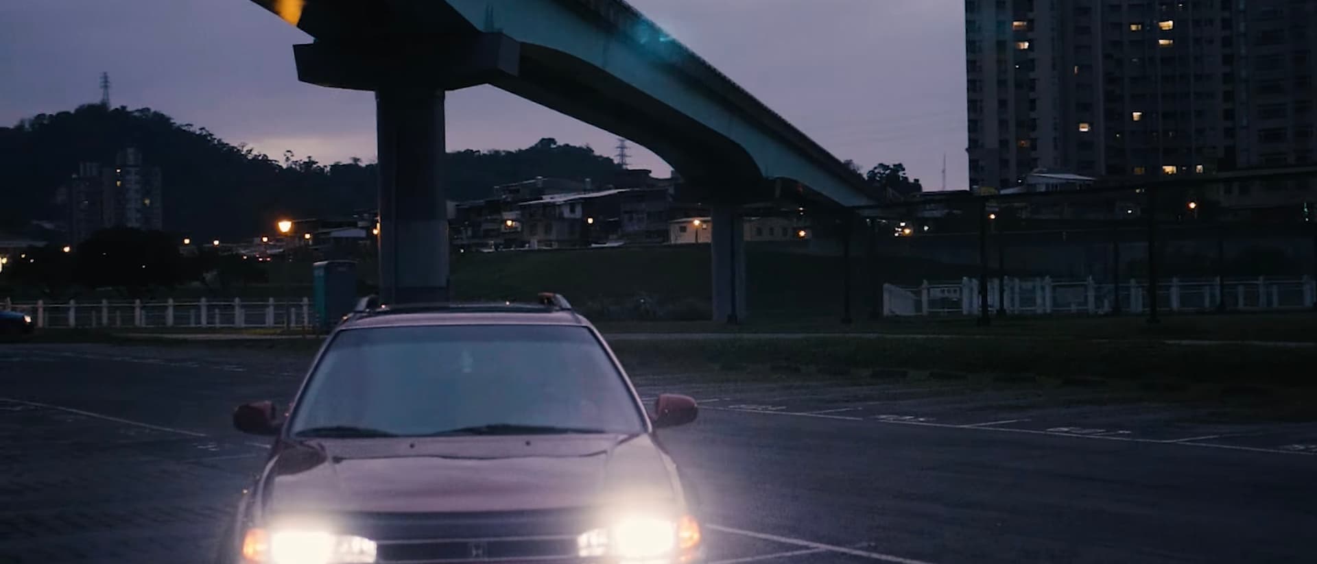 LC - 羽絨外套 "XXL" [Official Video]