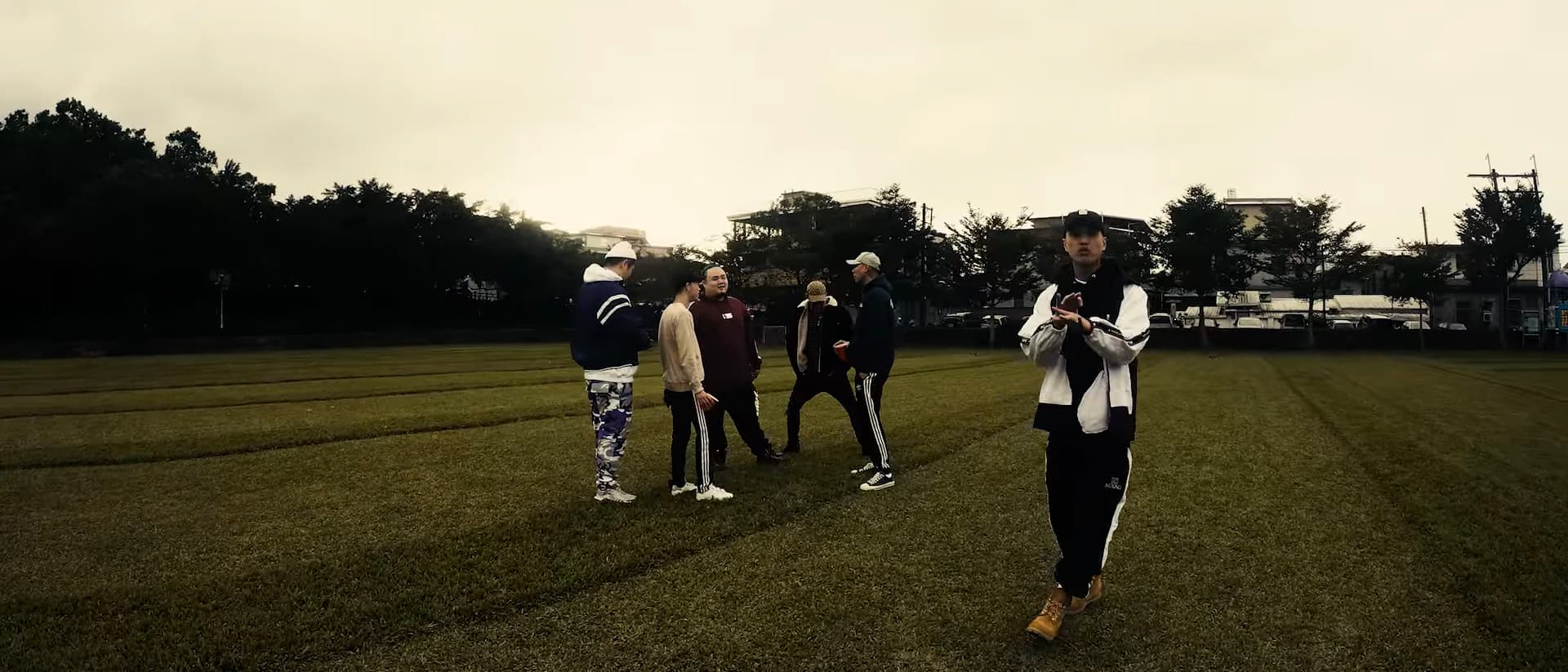 LC - 羽絨外套 "XXL" [Official Video]