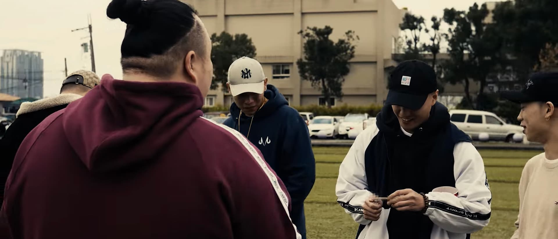 LC - 羽絨外套 "XXL" [Official Video]