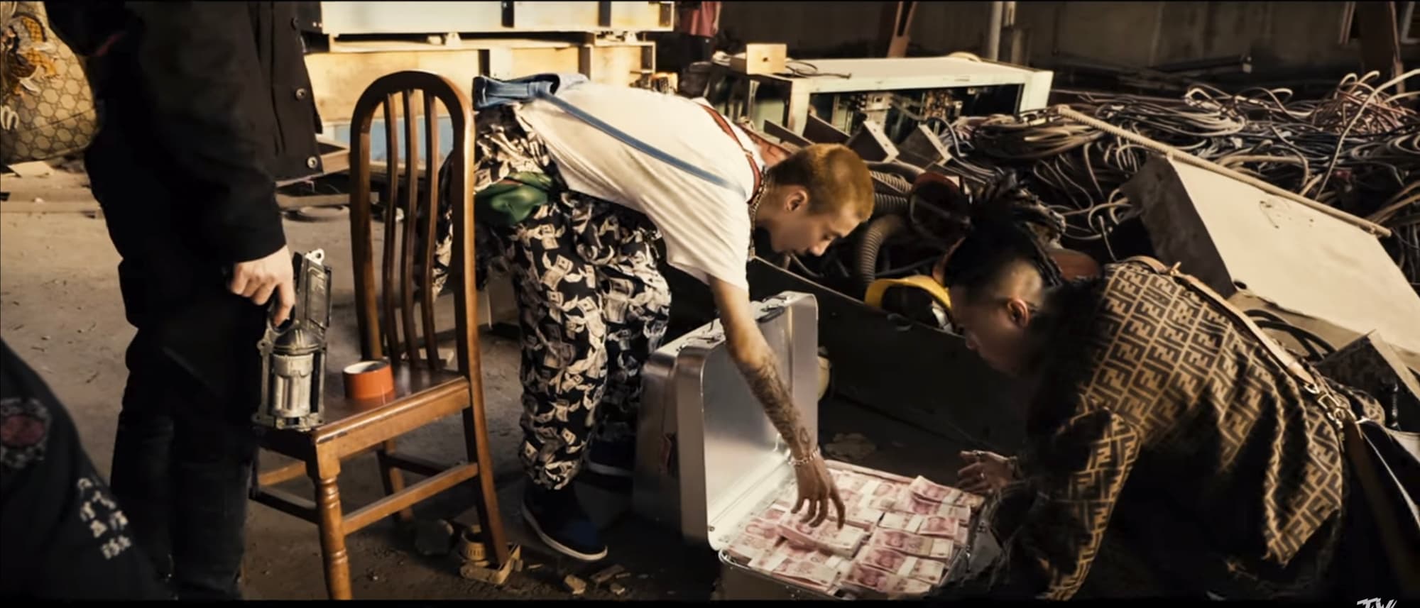 TY. -《 功成名就 》ft. Higher Brothers 【Official Music Video】