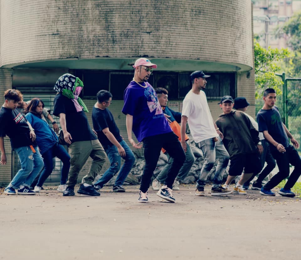 熱 狗 MC H o t D o g -《 厭 世 吉 娃 娃 》 【Official Music Video】